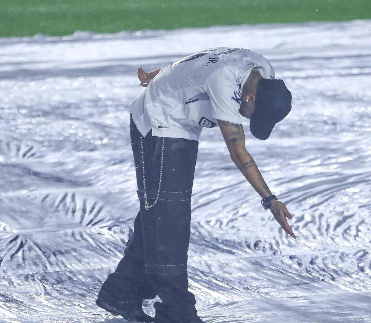 内马尔迎来十五赛季出色发挥，中国队观众热烈欢呼！的简单介绍