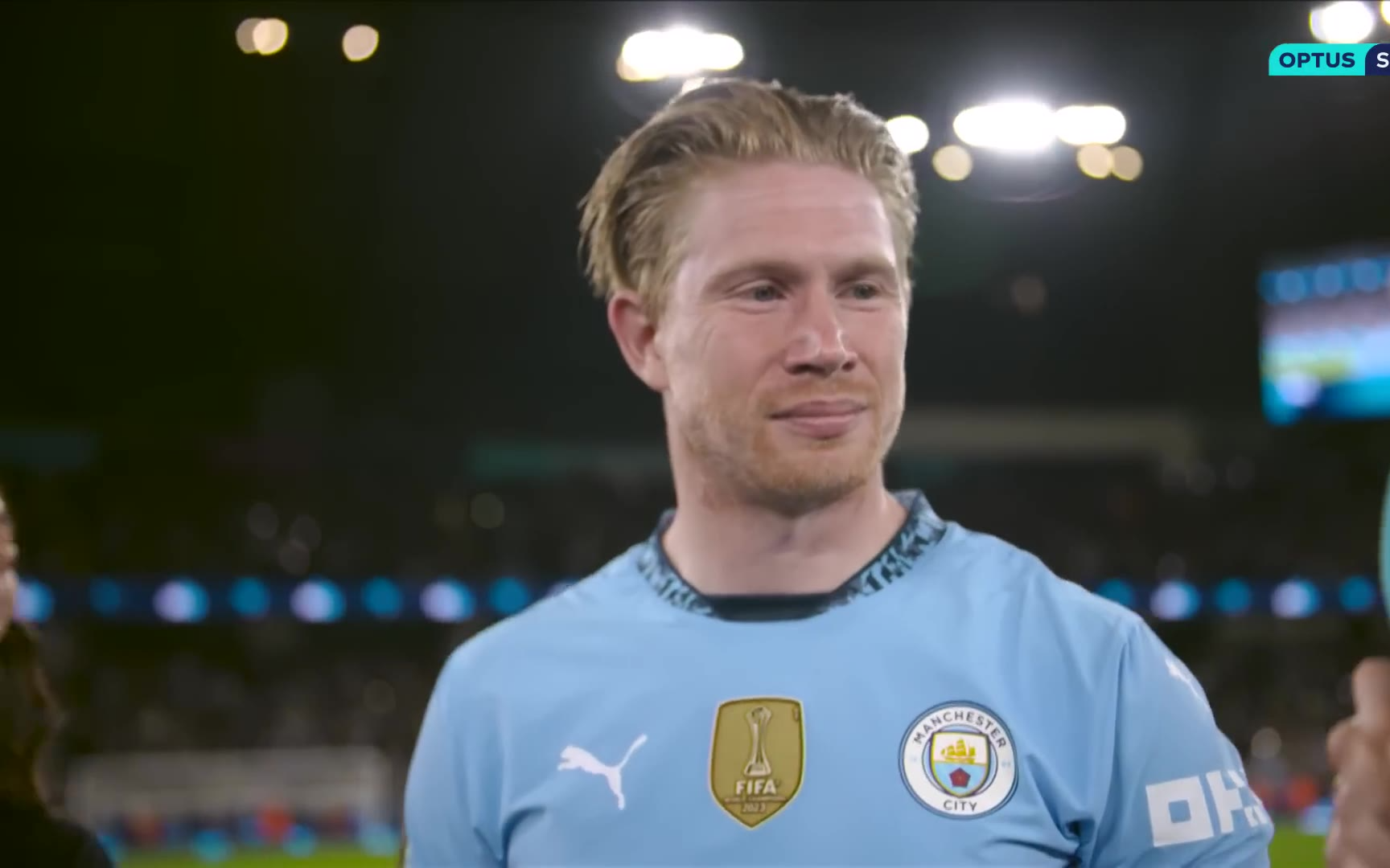 德布劳内在DWG比赛中重返赛场，最后时刻胜出引发热议！(德布劳内位置实况)