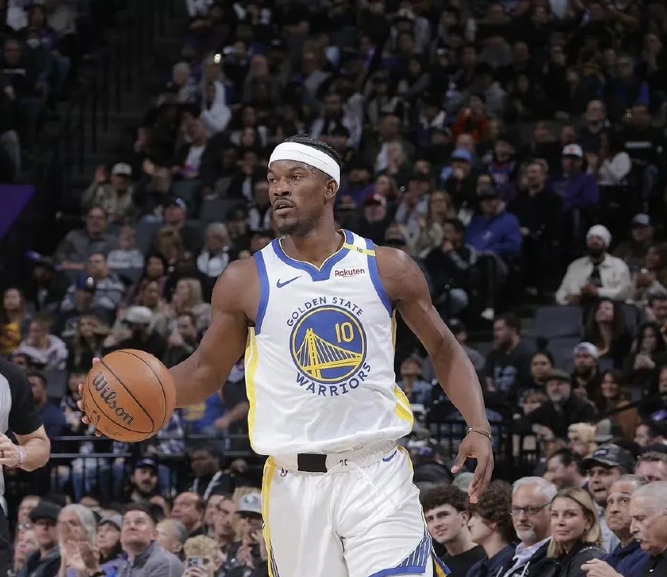  巴特勒爆冷击败澳大利亚队,爆冷引爆全场视频 