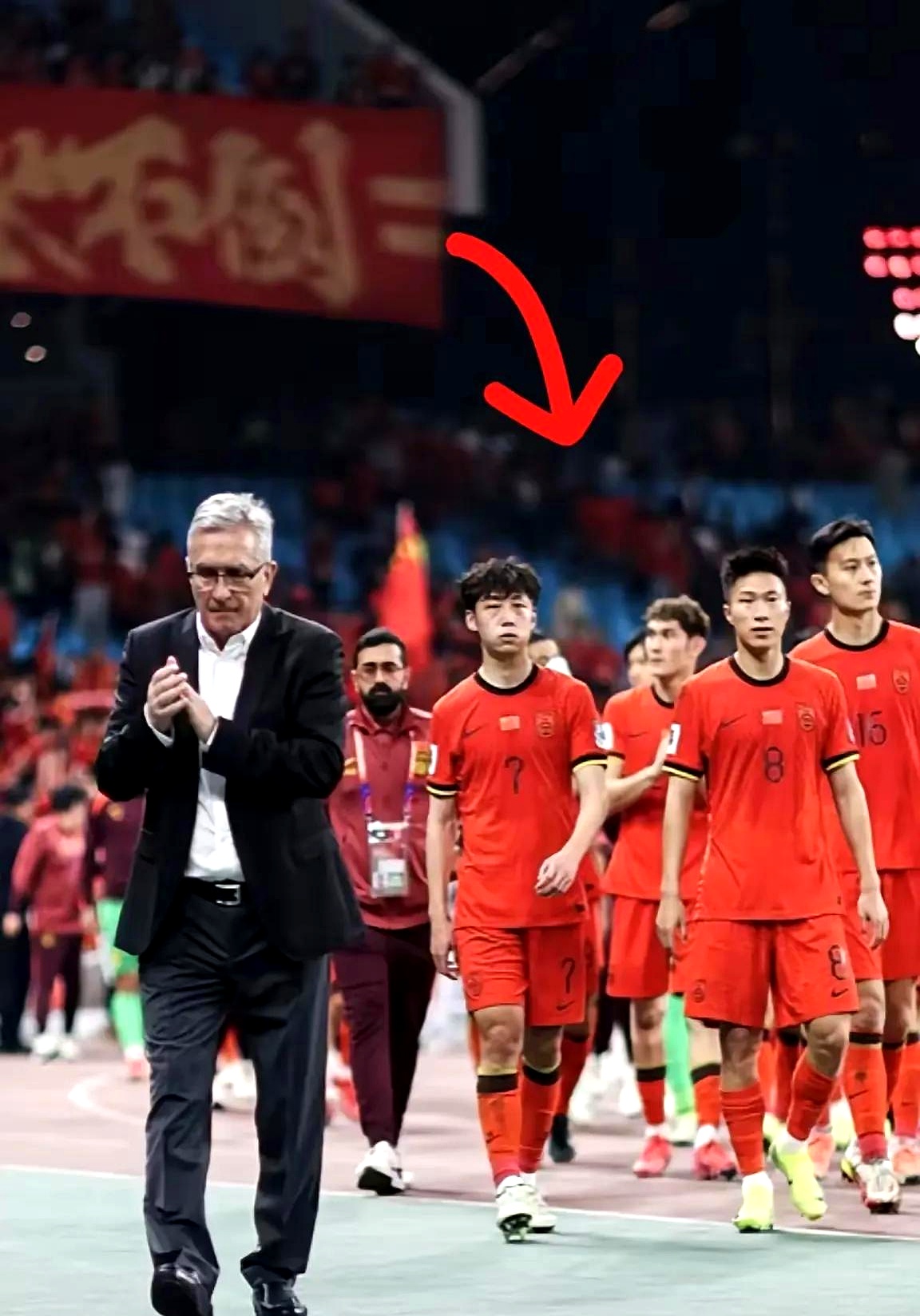 包含国际比赛日突围战来临；丹佛掘金围绕英超远射贴柱；媒体盛赞；球队文化再被提及的词条