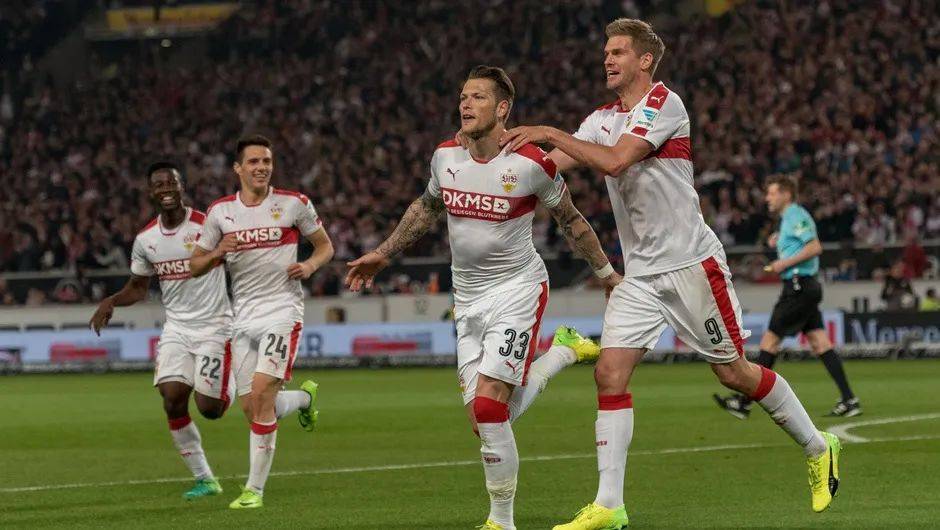 开云体育官方网站国际比赛日斯图加特备战国王杯，更衣室发声细节曝光，球迷炸锅，身体对抗强度拉满的简单介绍