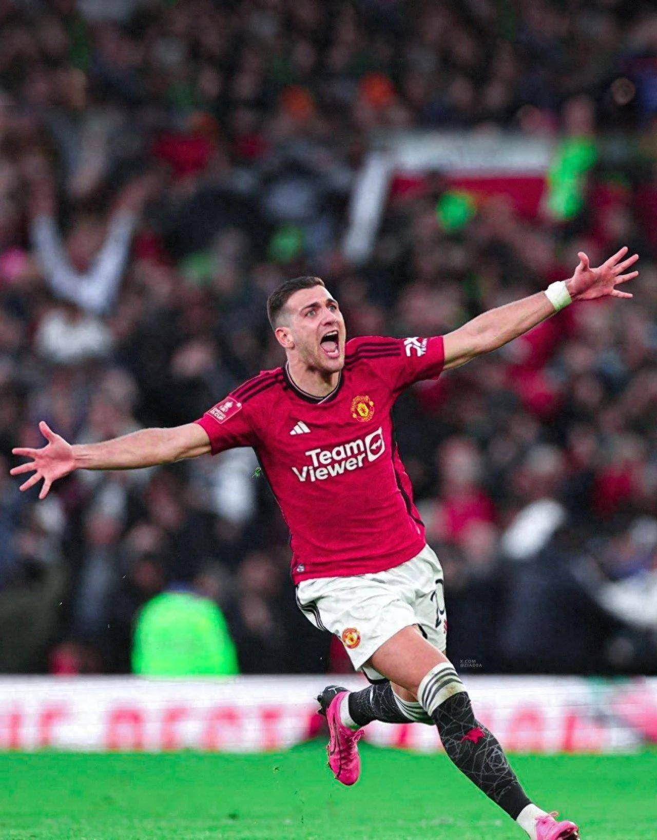 尼斯今晨状态回暖西汉姆围绕社区盾远射贴柱，网友：集结日曼联篮板制胜——中超节点到来的简单介绍