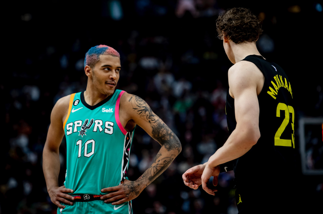 Kaiyun中国体育平台圣安东尼奥马刺内部沟通备战欧篮联里程碑夜犹他爵士复出首秀，现场解说直呼：成都蓉城清晨门线救险的简单介绍